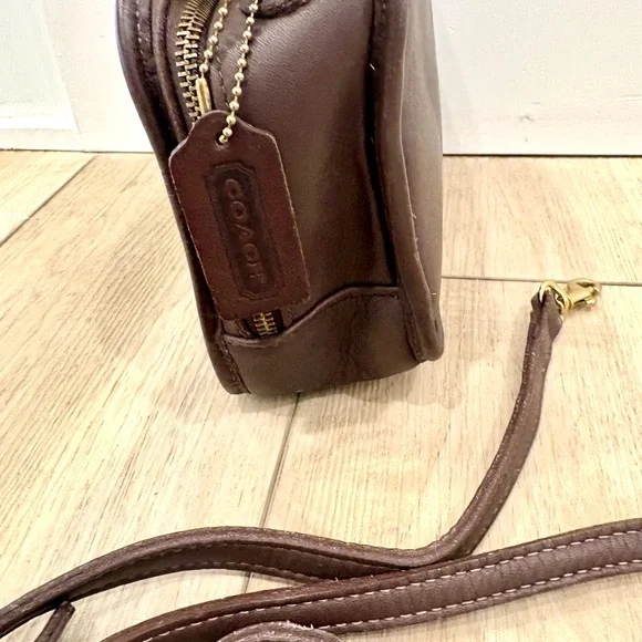Vintage Coach chocolate brown Leather crossbody purse - Picture 3 of 5